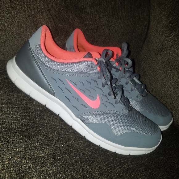 🎊$25 Ladies Nike - Picture 4 of 10